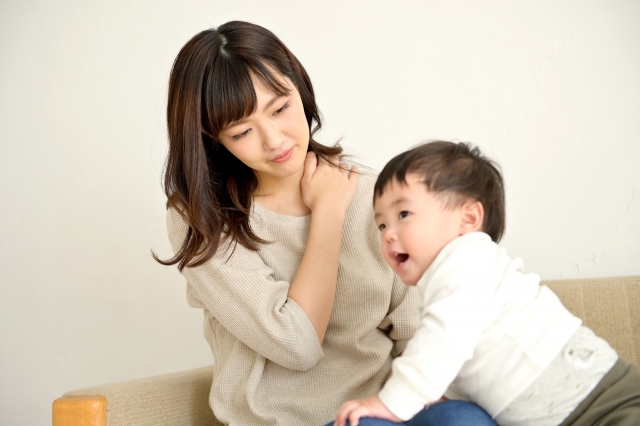 つくば市 学園の森整体院｜産後の抱っこ肩こりケア（手技整体・EMS）